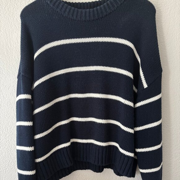 Chloe Crewneck - Picture 1 of 2